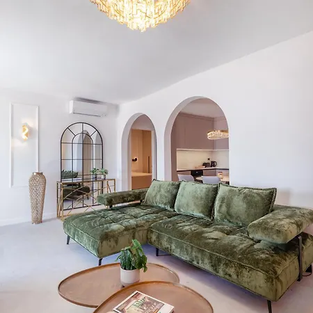 アパート Unique Mediterranean 4 Star With Zone *