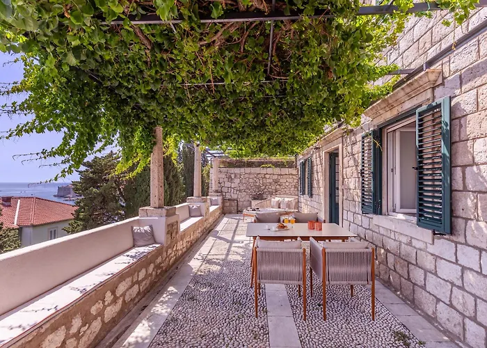 Apartament Unique Mediterranean 4 Star With Zone *