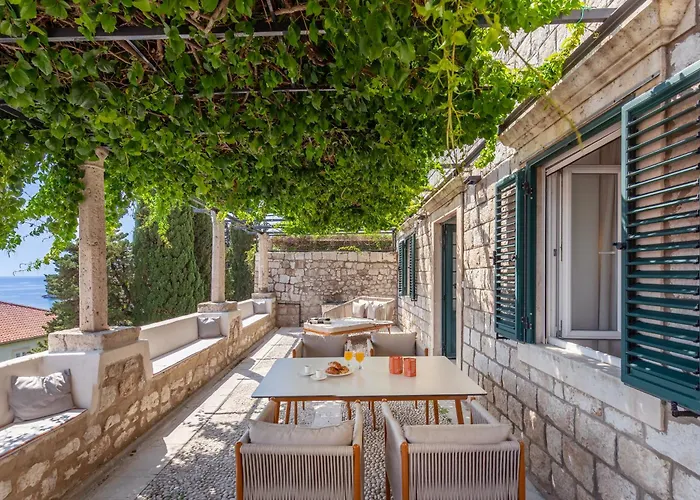Unique Mediterranean 4 Star With Zone Ντουμπρόβνικ