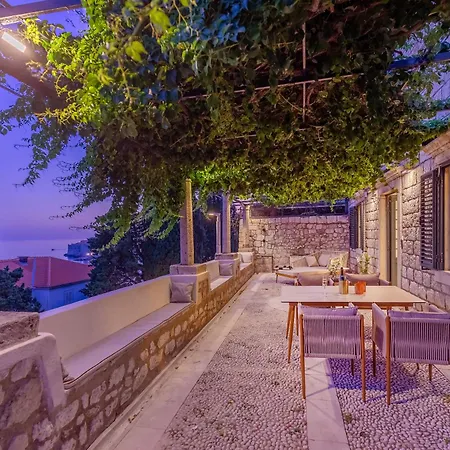 Apartament Unique Mediterranean 4 Star With Zone *