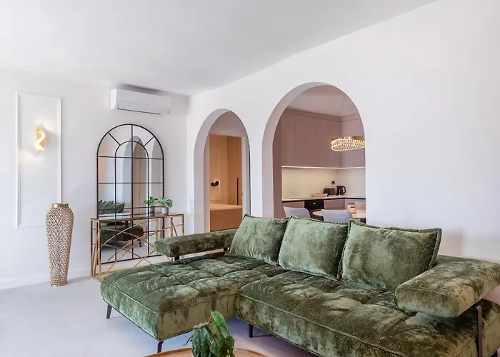 Apartament Unique Mediterranean 4 Star With Zone *